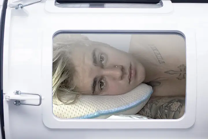 Justin Bieber using his personal HBOT Chamber.