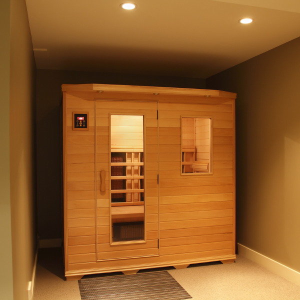 Home sauna with a built-in sauna bench.
