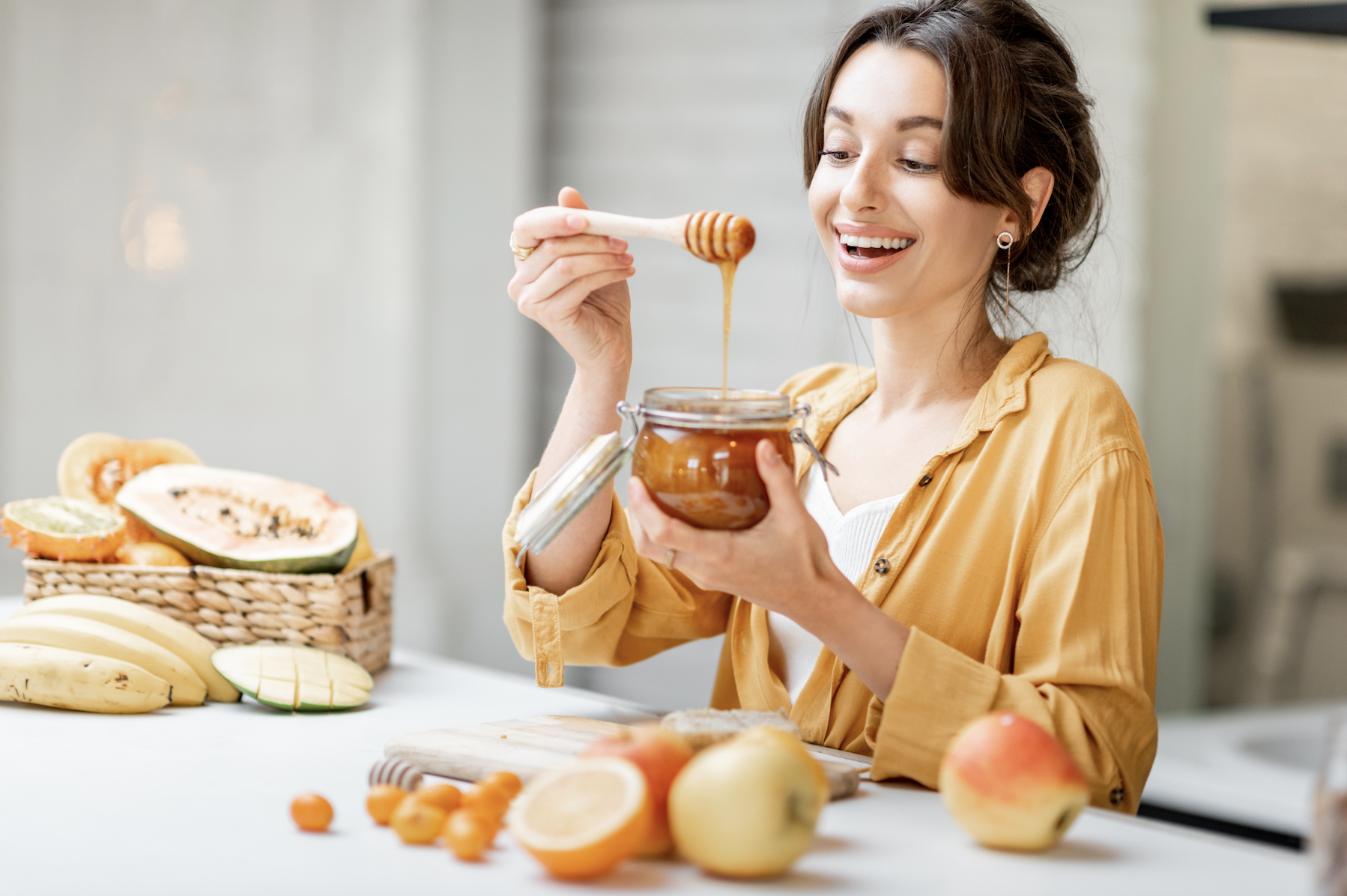 Eating manuka honey daily can help support your immune system and promote antioxidant properties. 