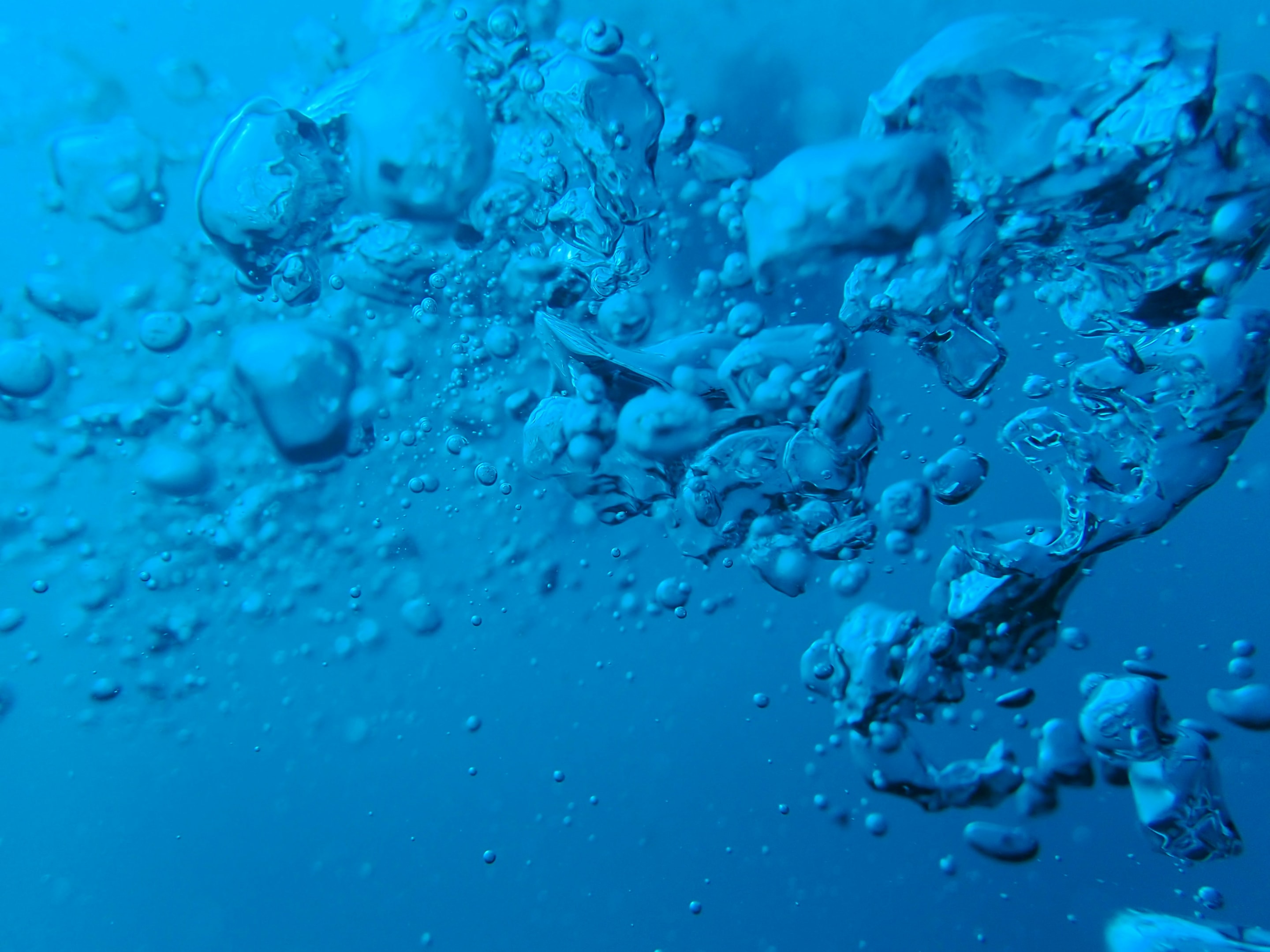 Photo by Nichika Sakurai, great health benefits of hot and cold water