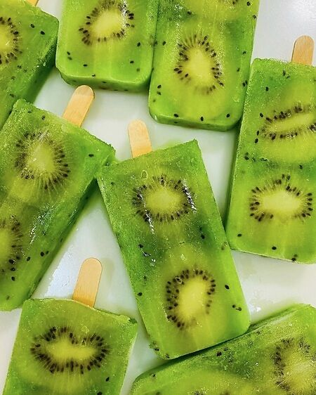 Kiwi fruit pops