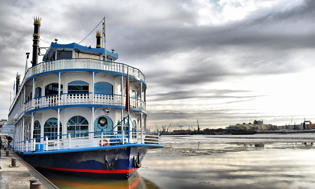 ship, port, paddle steamer, Louisiana, Lake Charles, steam boat located on the Mississippi River, access to amenities in Louisiana, tourism