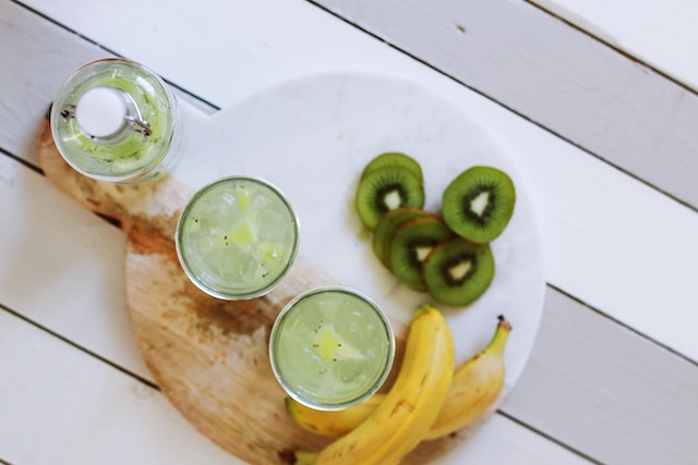 Non alcoholic kiwi and banana drinks