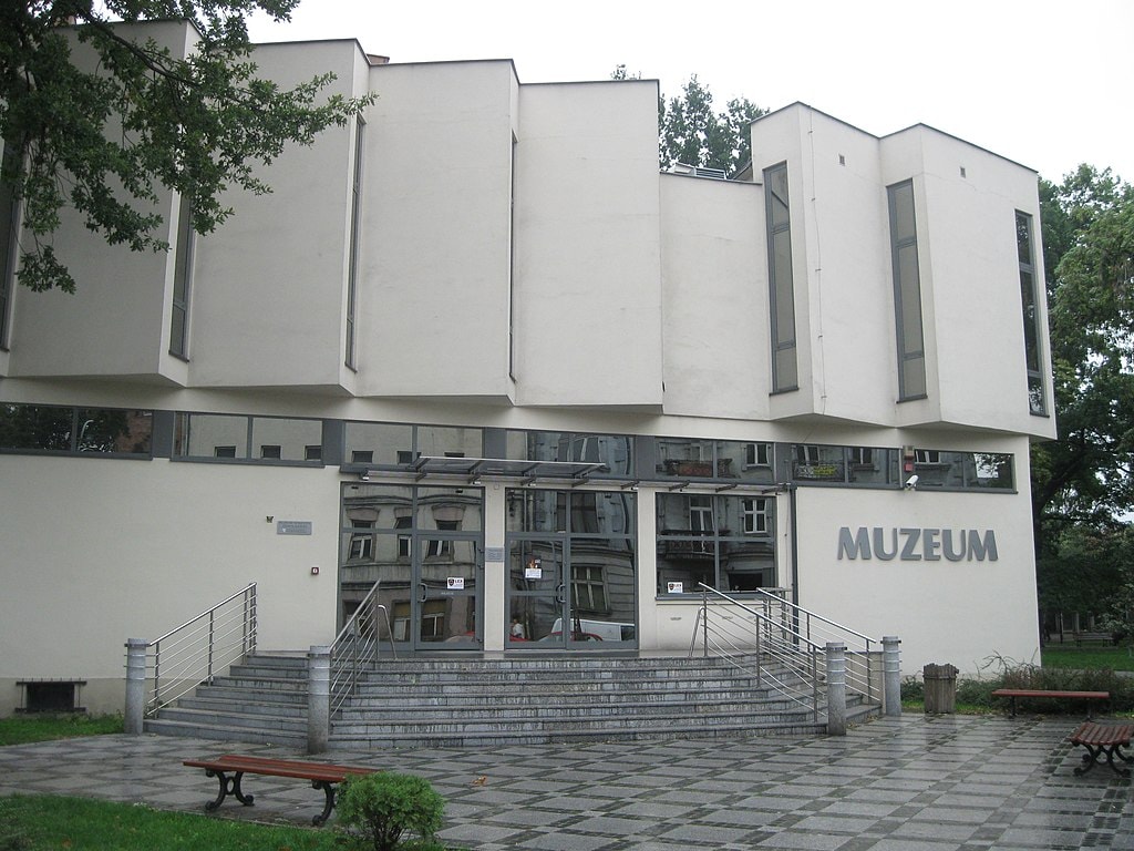 Muzeum Okręgowe Ziemi Kaliskiej w Kaliszu (źródło: https://commons.wikimedia.org/wiki/File:Budynek_Kasy_Gubernianej,_obecnie_Muzeum_(4).jpg)