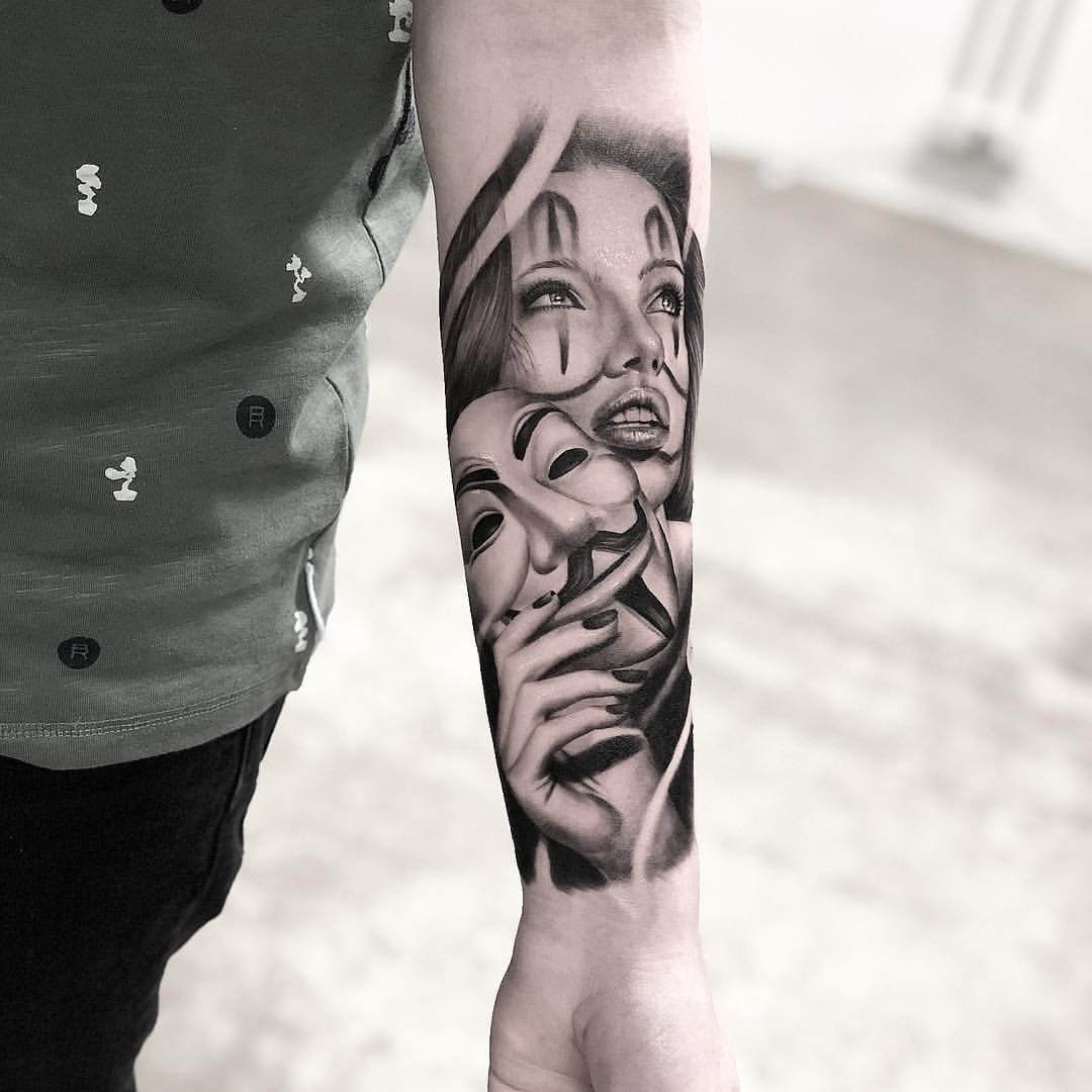Realistisches Tattoo auf dem Arm. 
