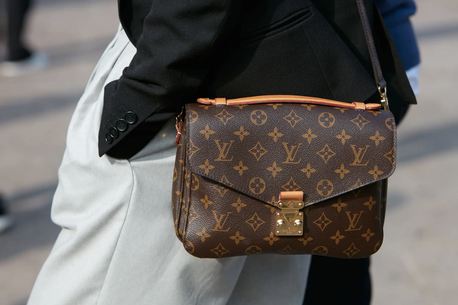 Compare Buy Louis Vuitton Bags in Singapore 2023 | Best Prices Online