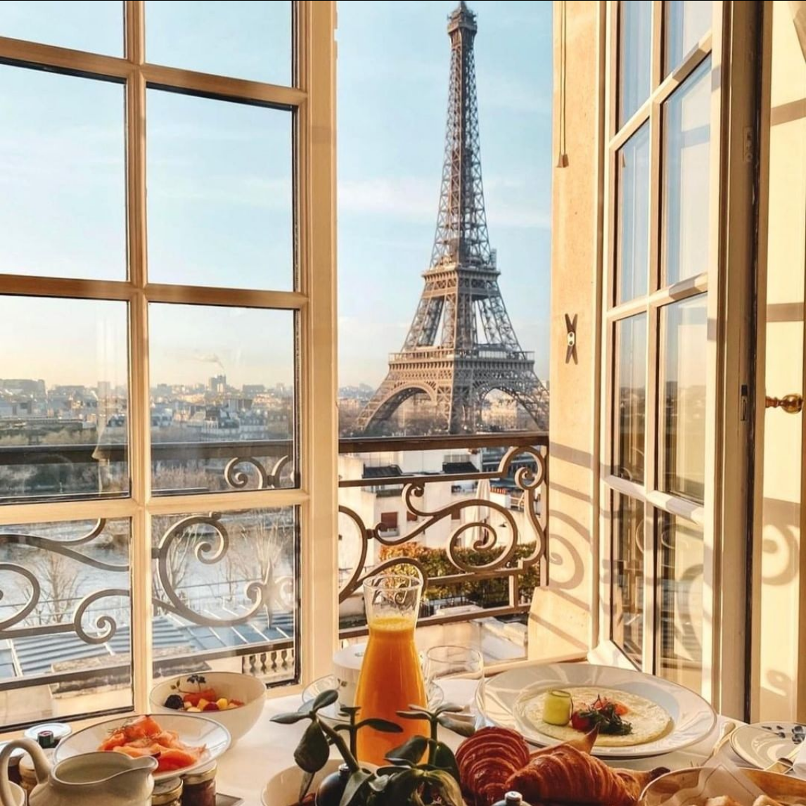 hotels in paris with eiffel tower view 