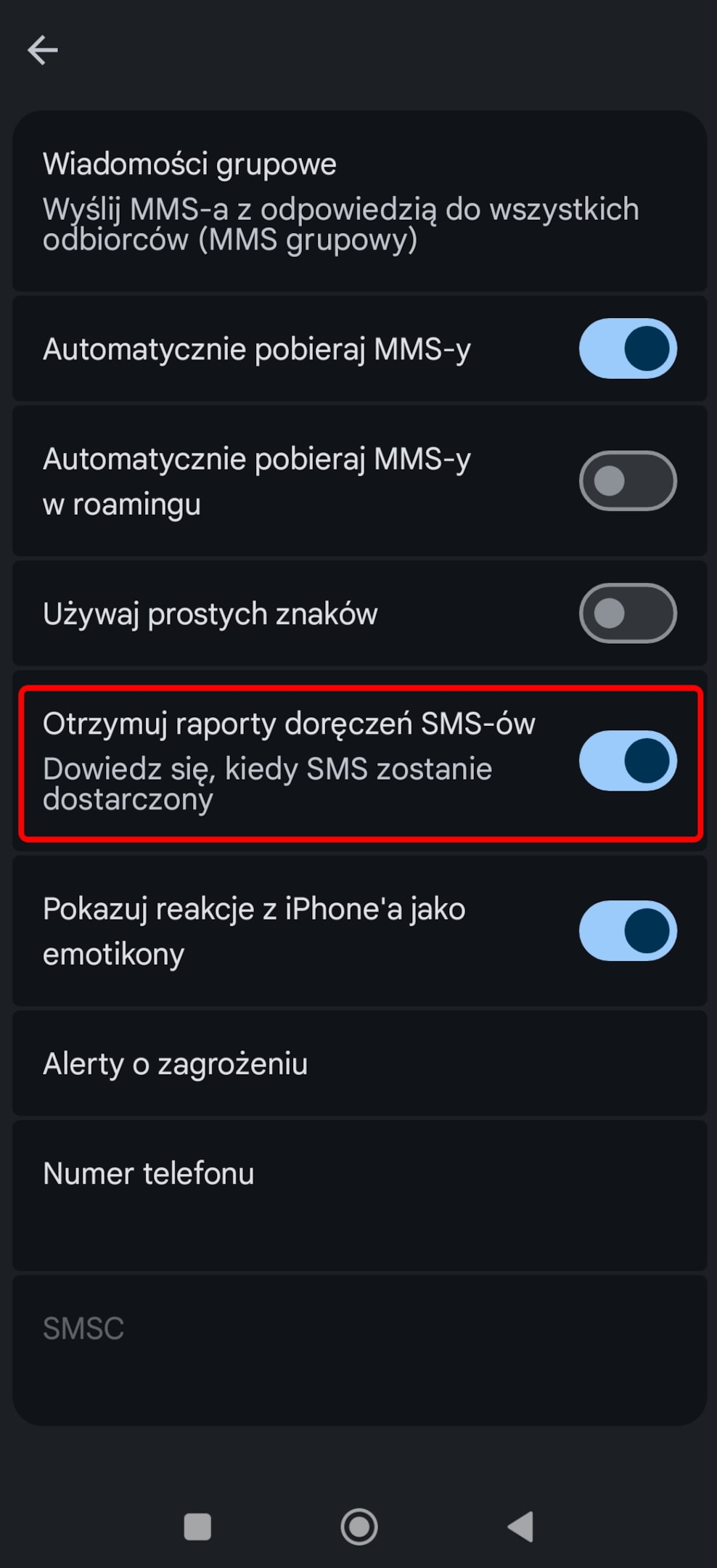 Ekran telefonu z systemem Android, na którym zaznaczono funkcję otrzymywania raportów doręczenia wiadomości tekstowych