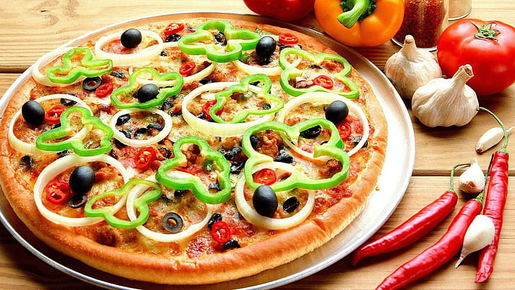 Veggie pizza with red pepper