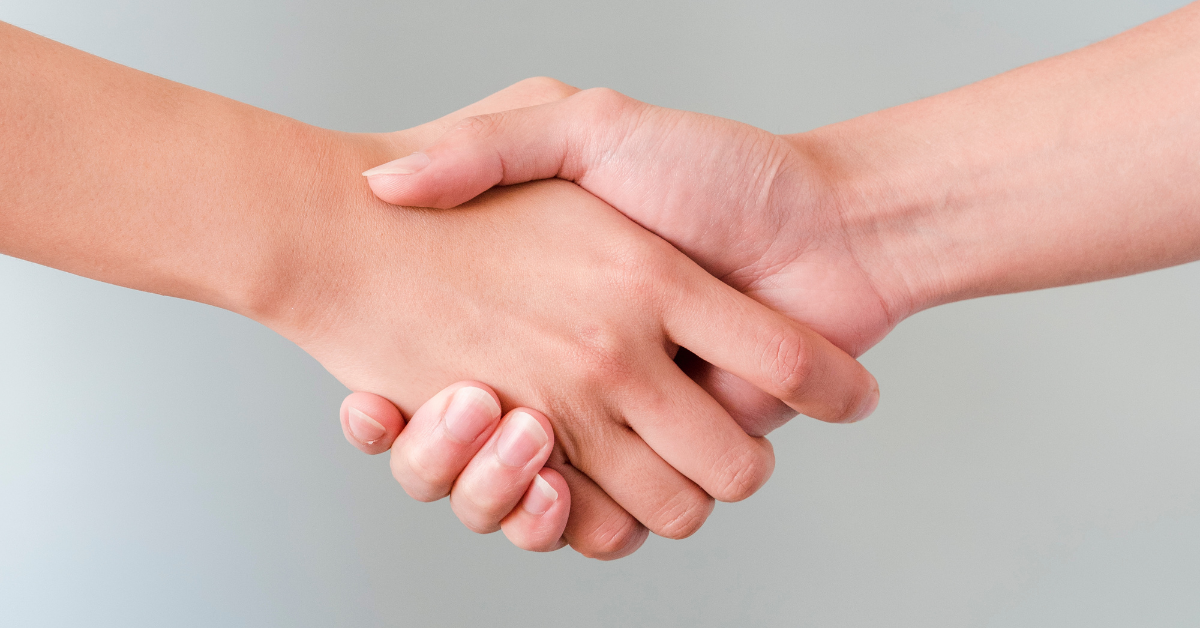 Image of a handshake between a client and a bankruptcy attorney