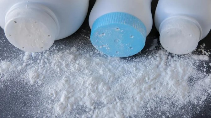 talc-powder-mostly-use-to-absorb-oil-and-provide-moisture-skin