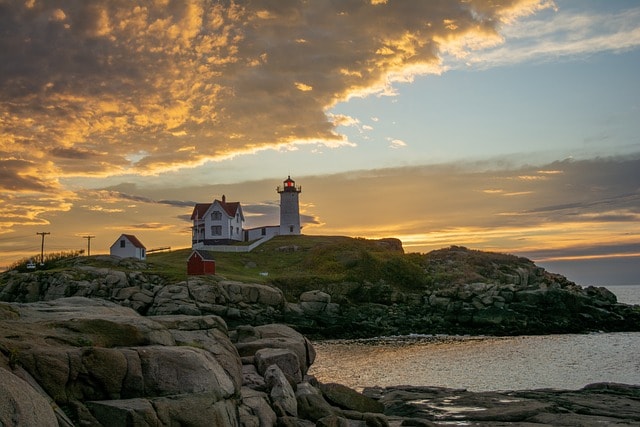 lighthouse, sunrise, goldenlight