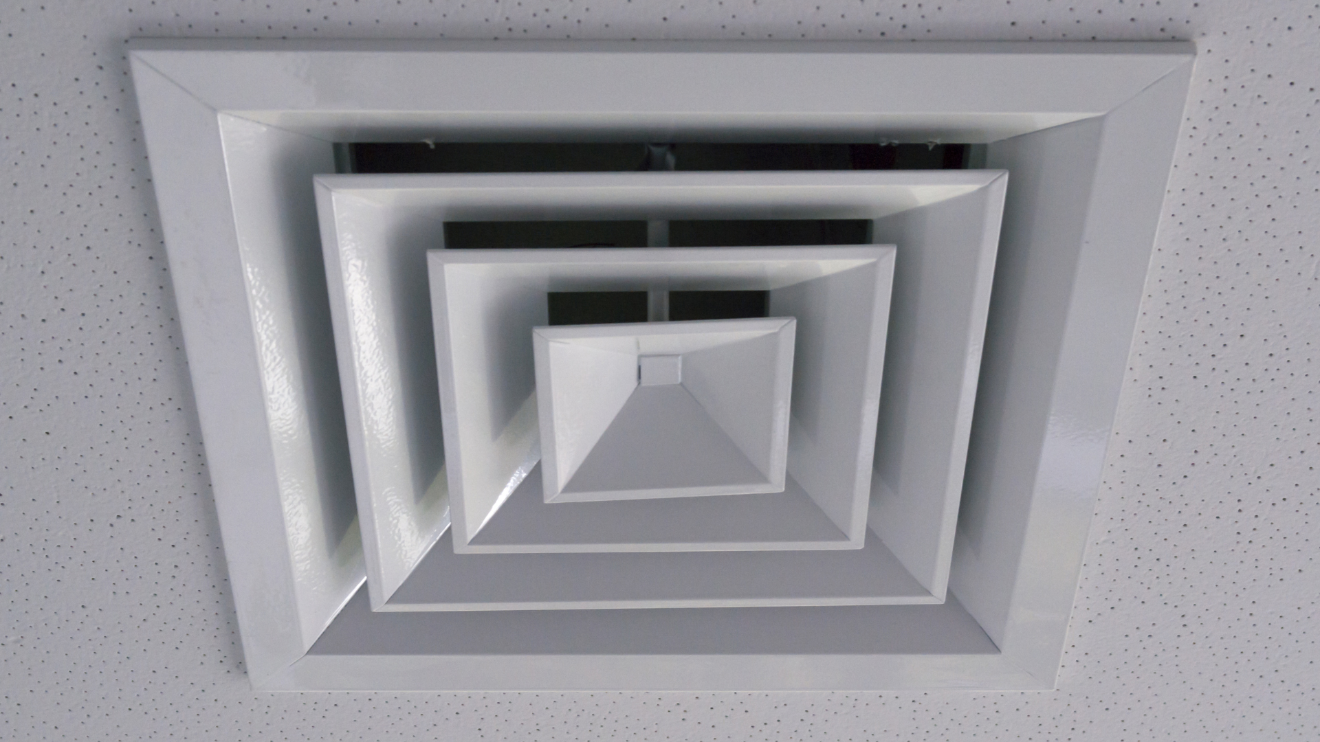 extractor fan in the ceiling