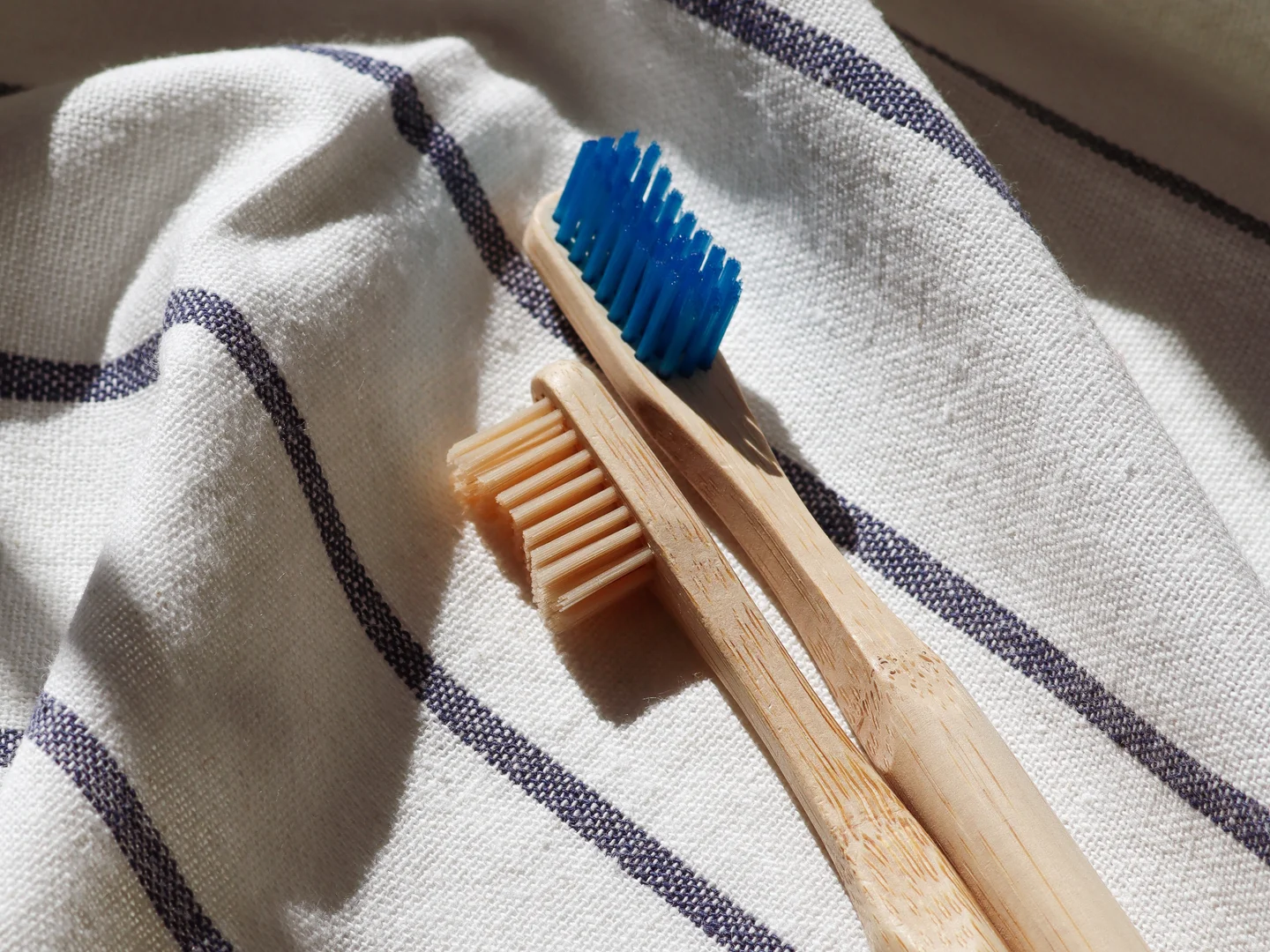 To remove mould from your roller blinds, mould should be cleaned using an old toothbrush