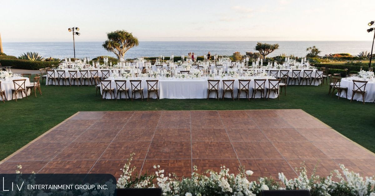 Indoor vs. Outdoor Wedding Dance Floors: Size & Setup
