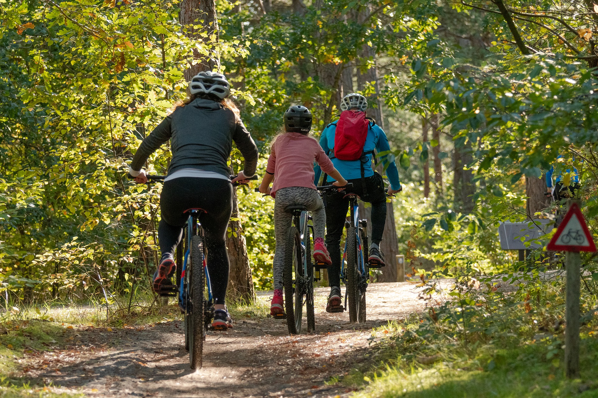 Andando de Bicicleta com Amigos