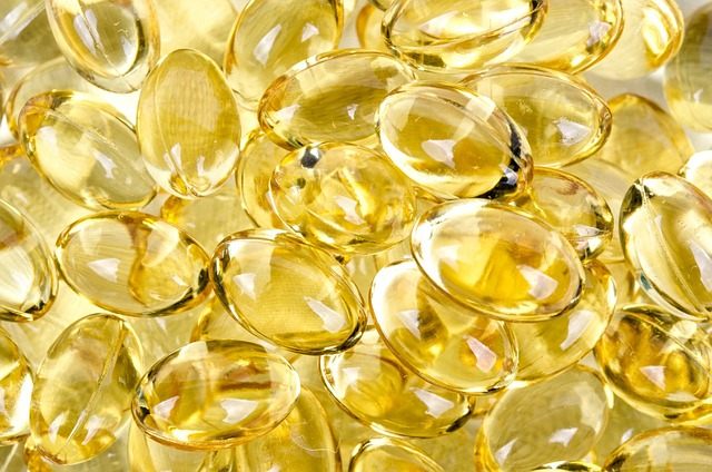 pill, yellow, isolated