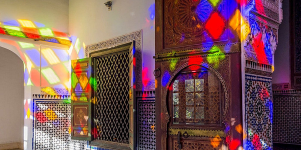 Entrée des pièces du Palais de Bahia (Palais la belle), Art et déco en couleurs à Marrakech