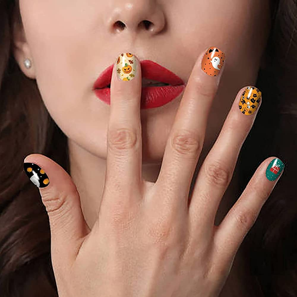 Best-nail-sticker-outlook-appearance-with-nail-wraps