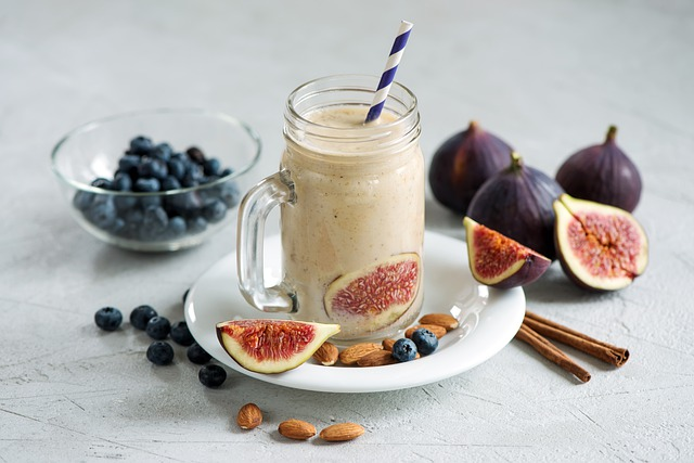 Meal replacement shakes are a quick and easy way to lose weight.