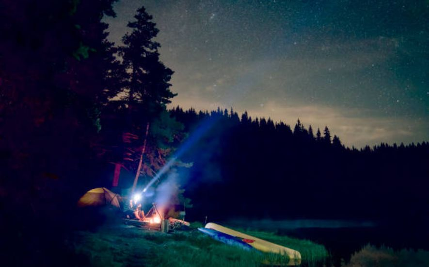 Camping Flashlights vs. Headlamps: Which is Right for You?