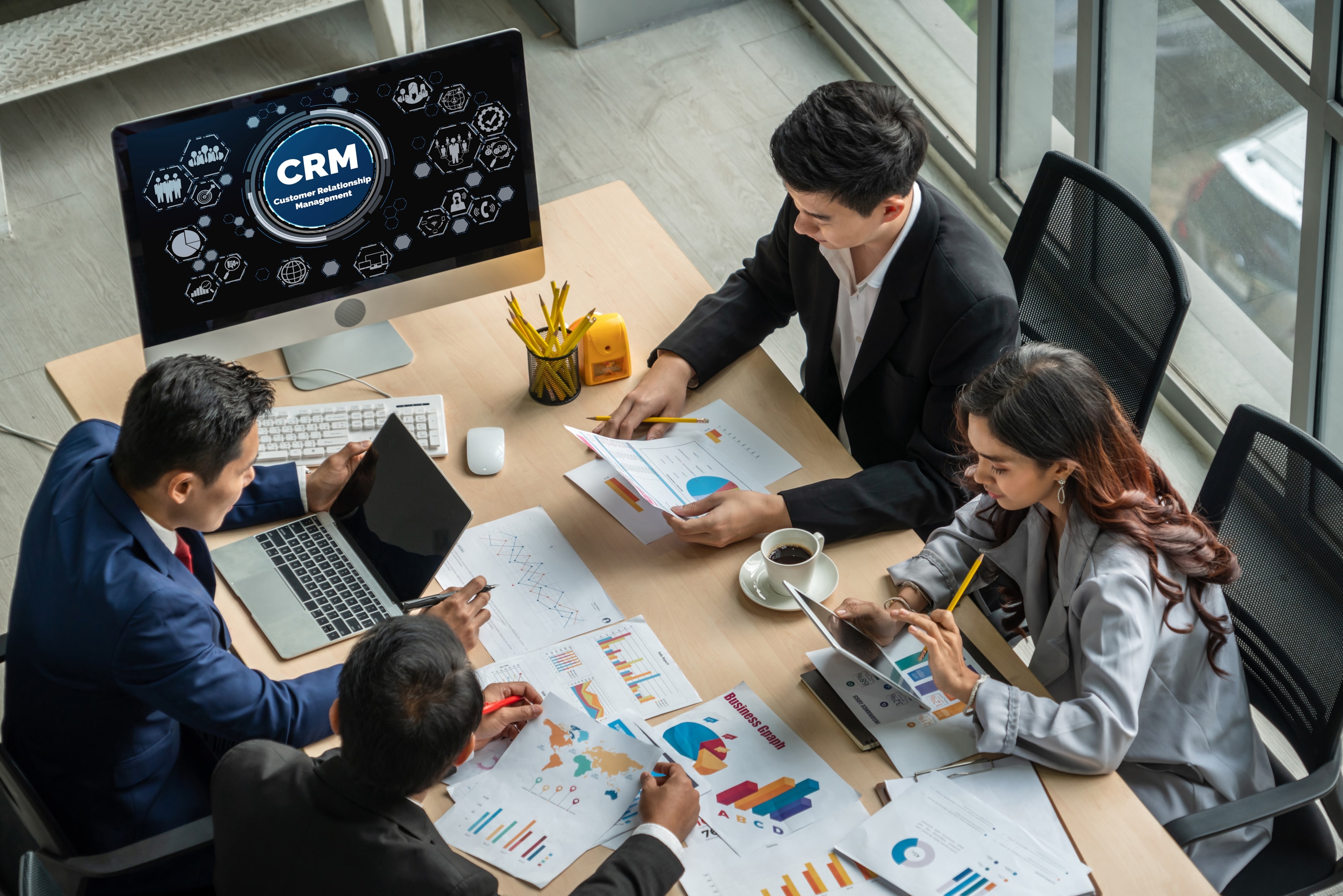 analiza dostępnych na rynku systemów crm przez zespół