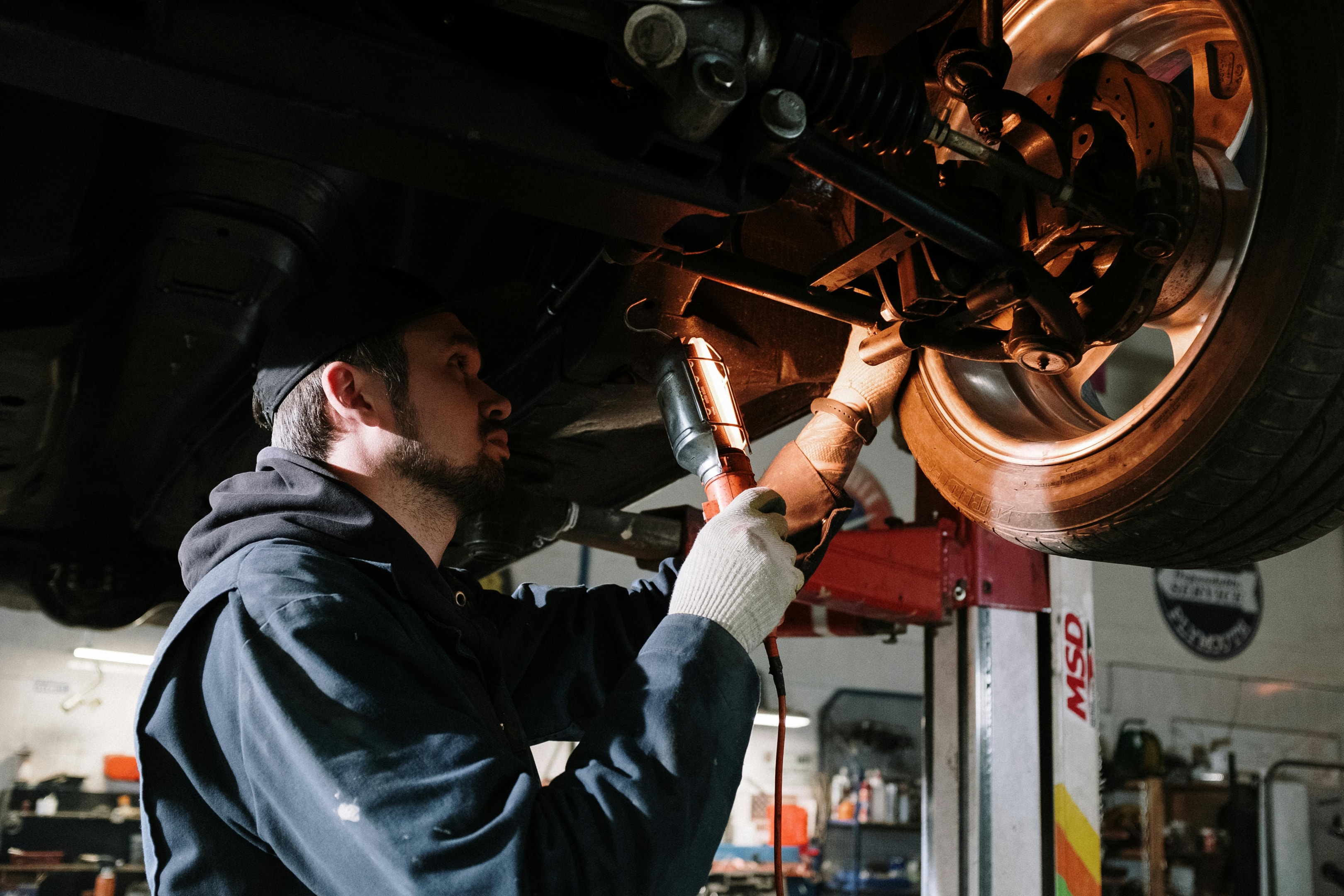 Controleer de verkoper zorgvuldig om oplichting bij aankoop auto te voorkomen.