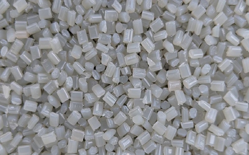 semi crystalline raw polyester particles