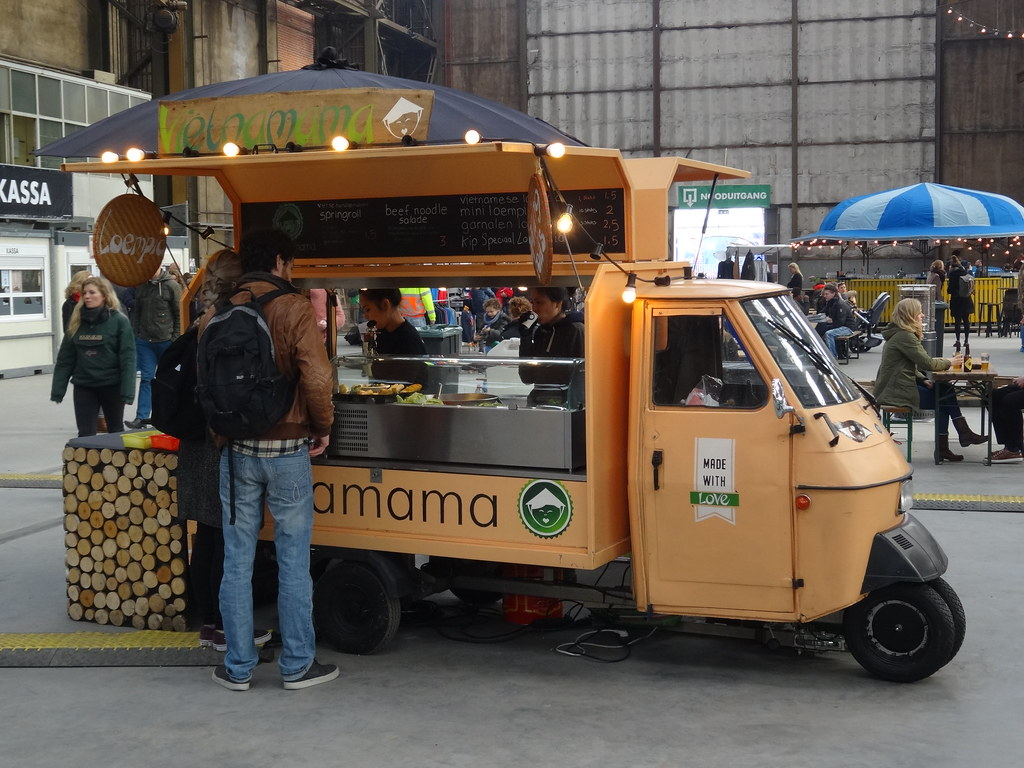 10 idee di marketing per ristoranti a cui non avevi pensato nel 2023 6 Allestisci un food truck in un altro luogo potenziale