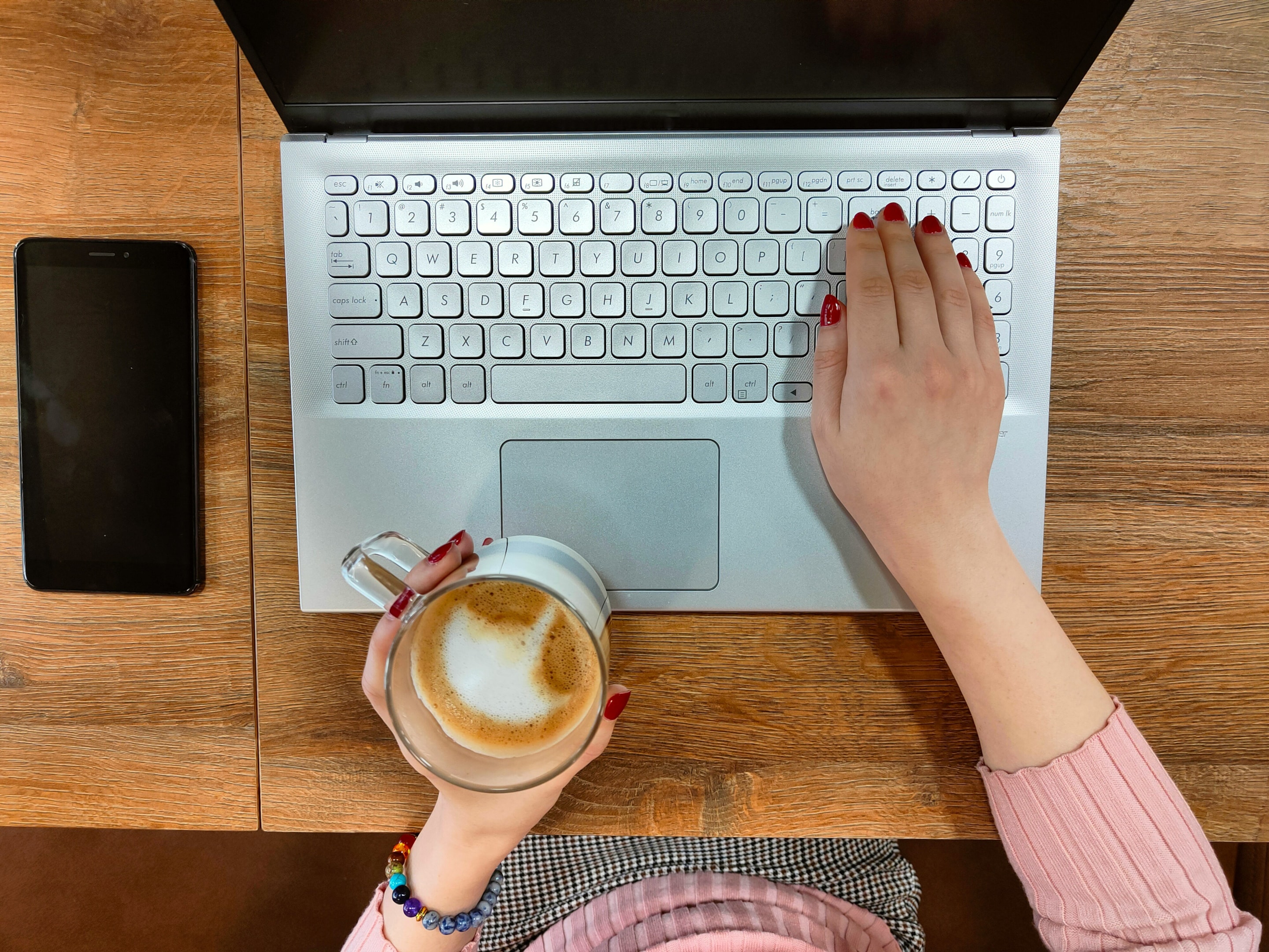 Real estate investor starts her search across various online sites for a real estate course.