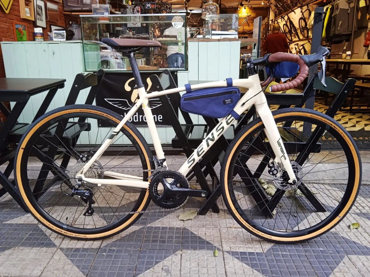 Entrada da Velodrome Bike Café - Fonte: Instagram Velodrome Bike Café