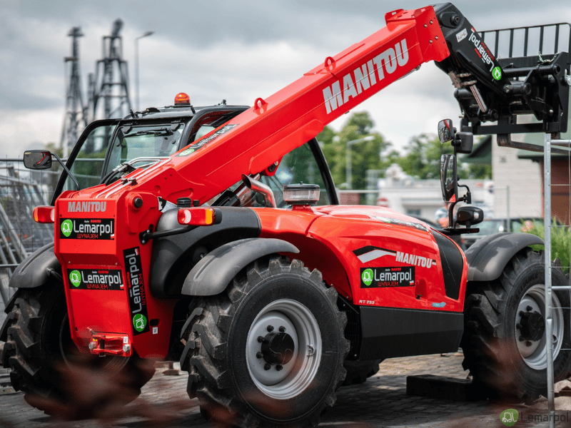 ładowarka teleskopowa z operatorem