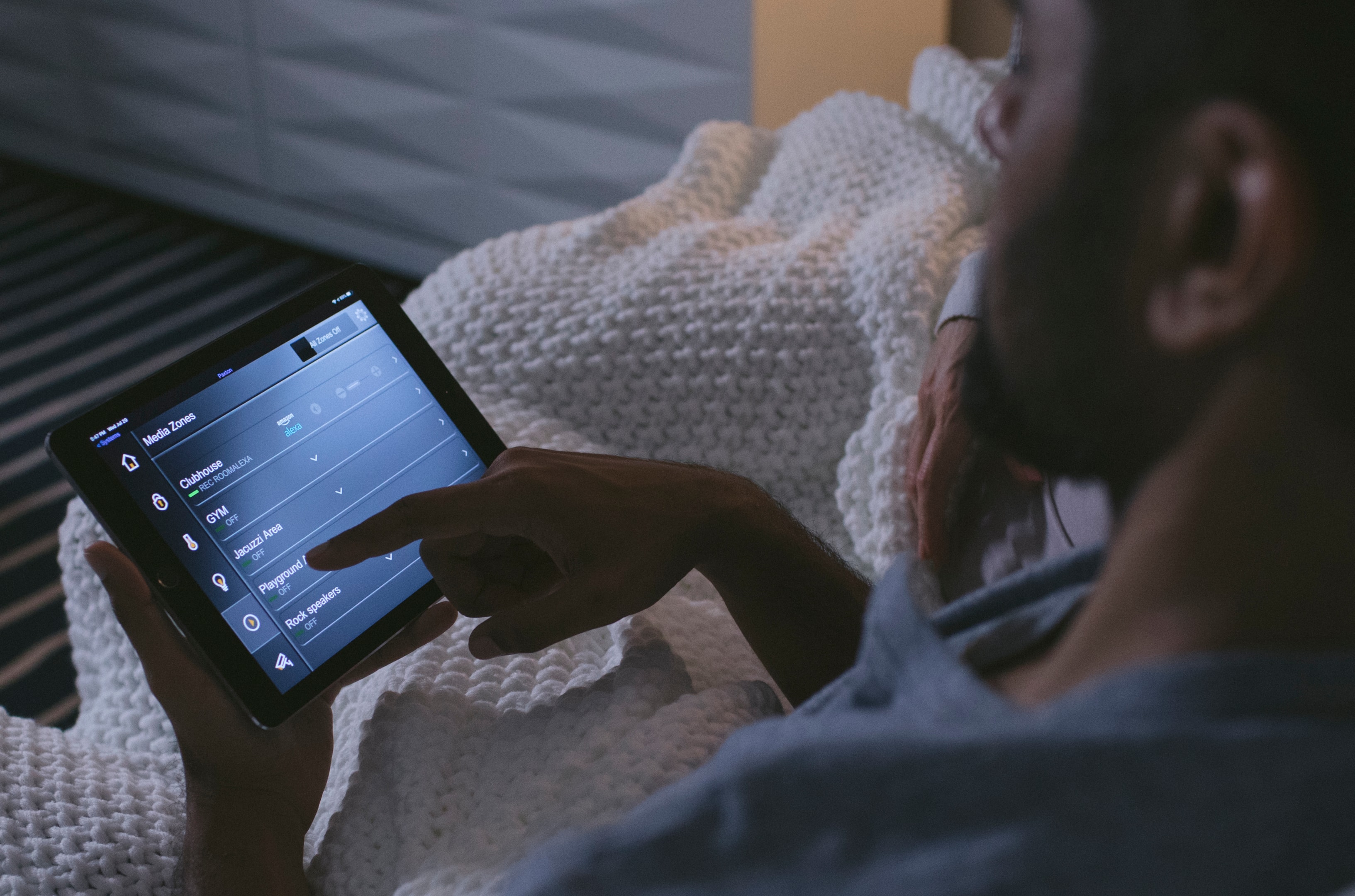 An overview of a smart home AV system setup including various smart devices.
