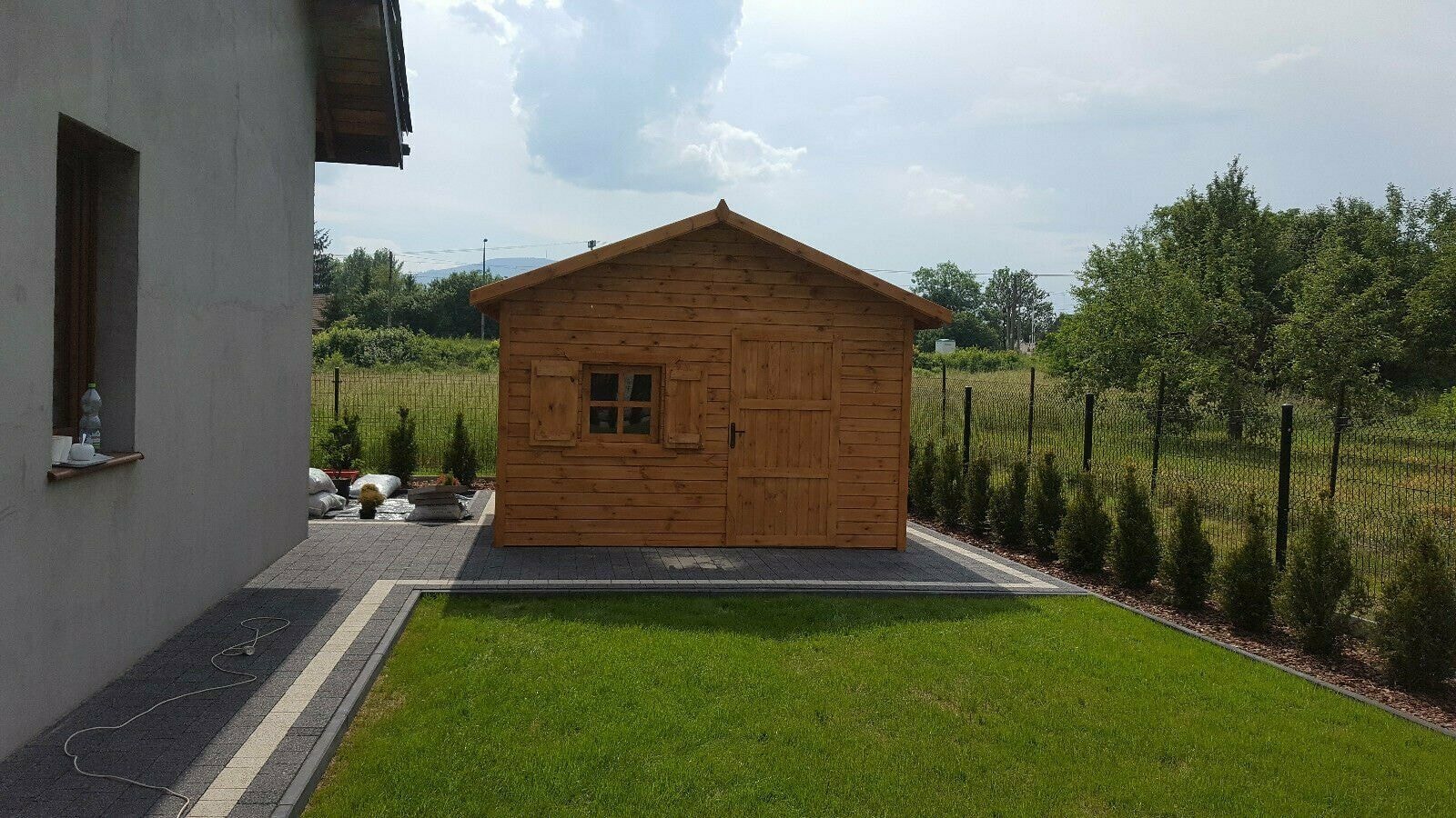 Schowek ogrodowy z drewna - porady budowlane