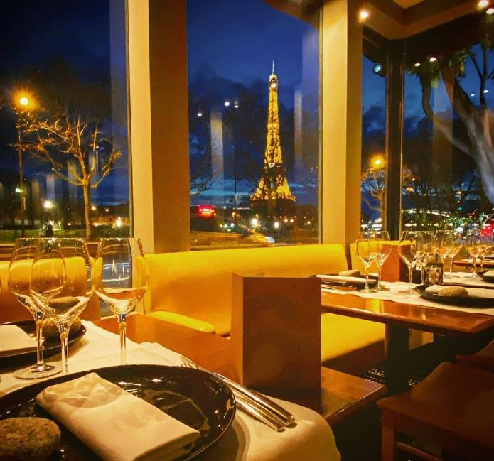 paris restaurants with view of the eiffel tower