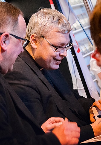 Autorstwa Ewa Wiśniewska - ks. Piotr Pawlukiewicz na Targach Wydawców Katolickich 2016