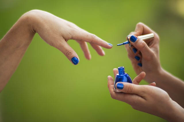 green, blue, finger