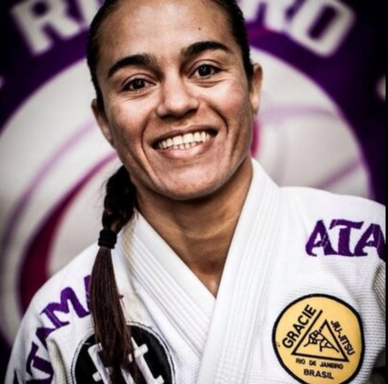 Leticia Ribeiro representing Gracie Family