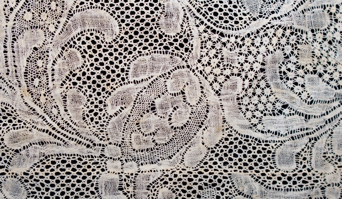 Edwardian floral textile - basket weave 