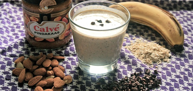 drink breakfast, almond, cacao, healrhy pregnancy