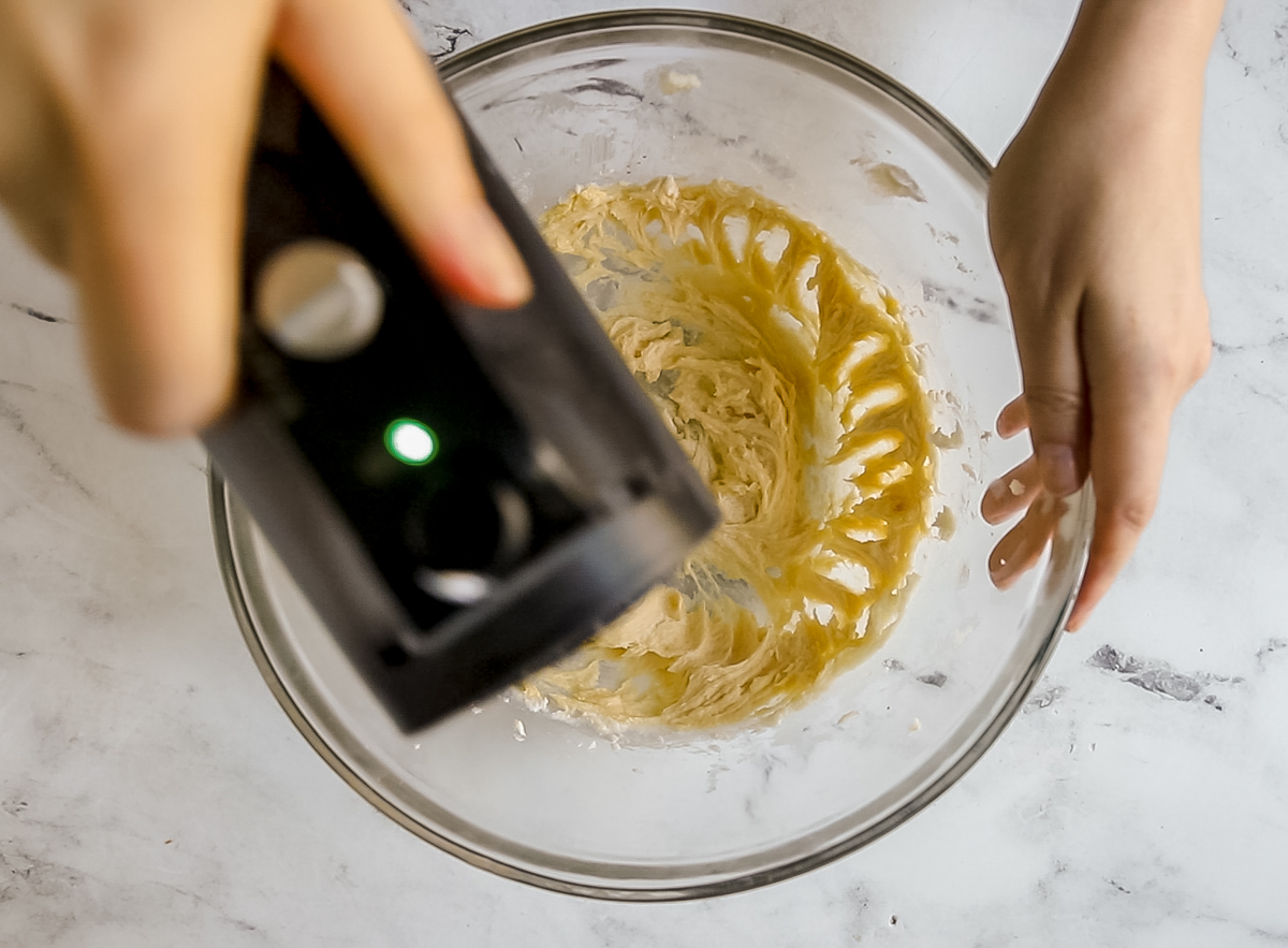 Hand Mixer vs Dough Mixer Machine — Which Is Better For Baking