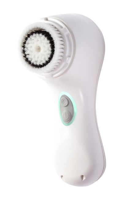 skin cleansing, skin cleaning device, isolated