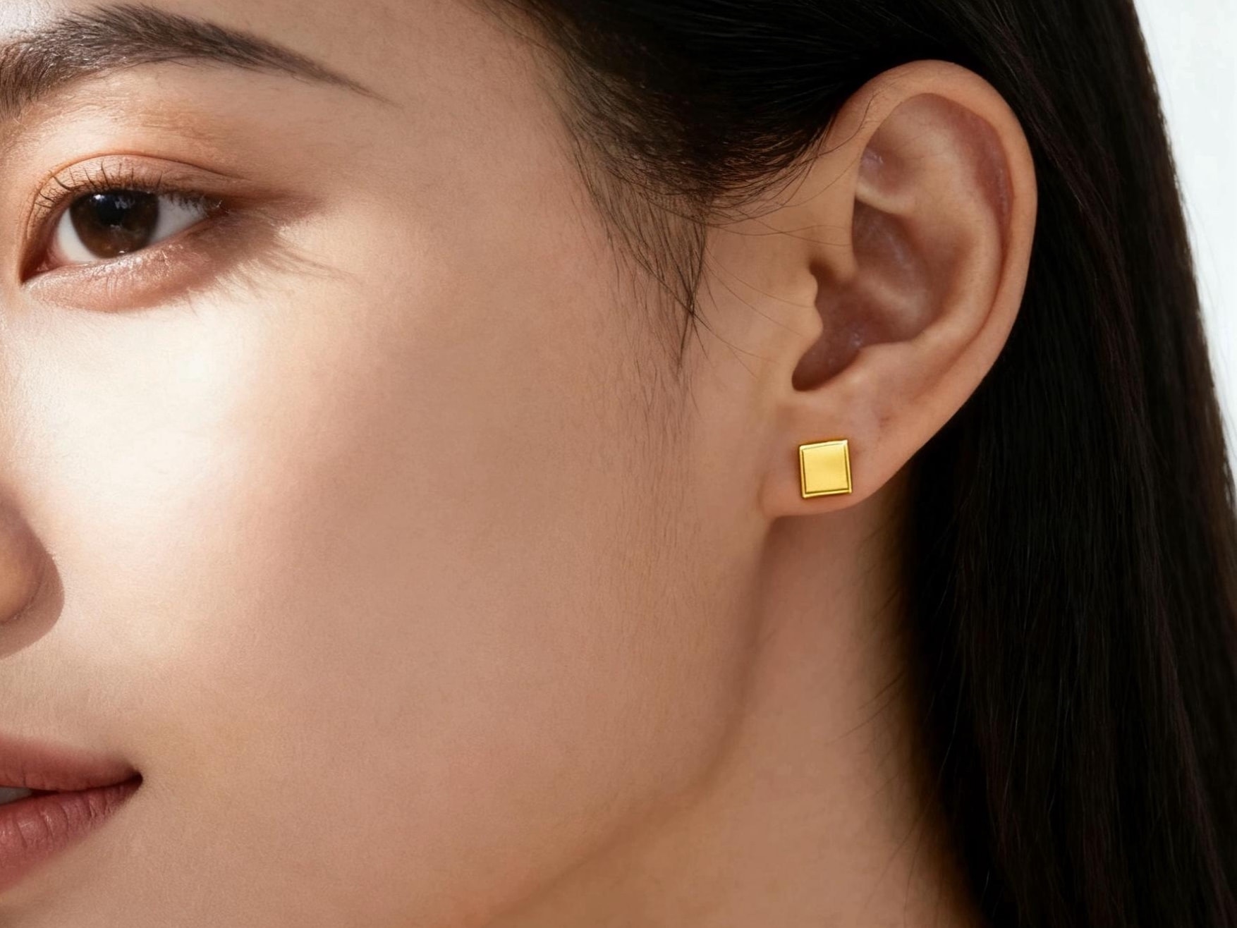 Solid gold earrings perfect for everday wear.