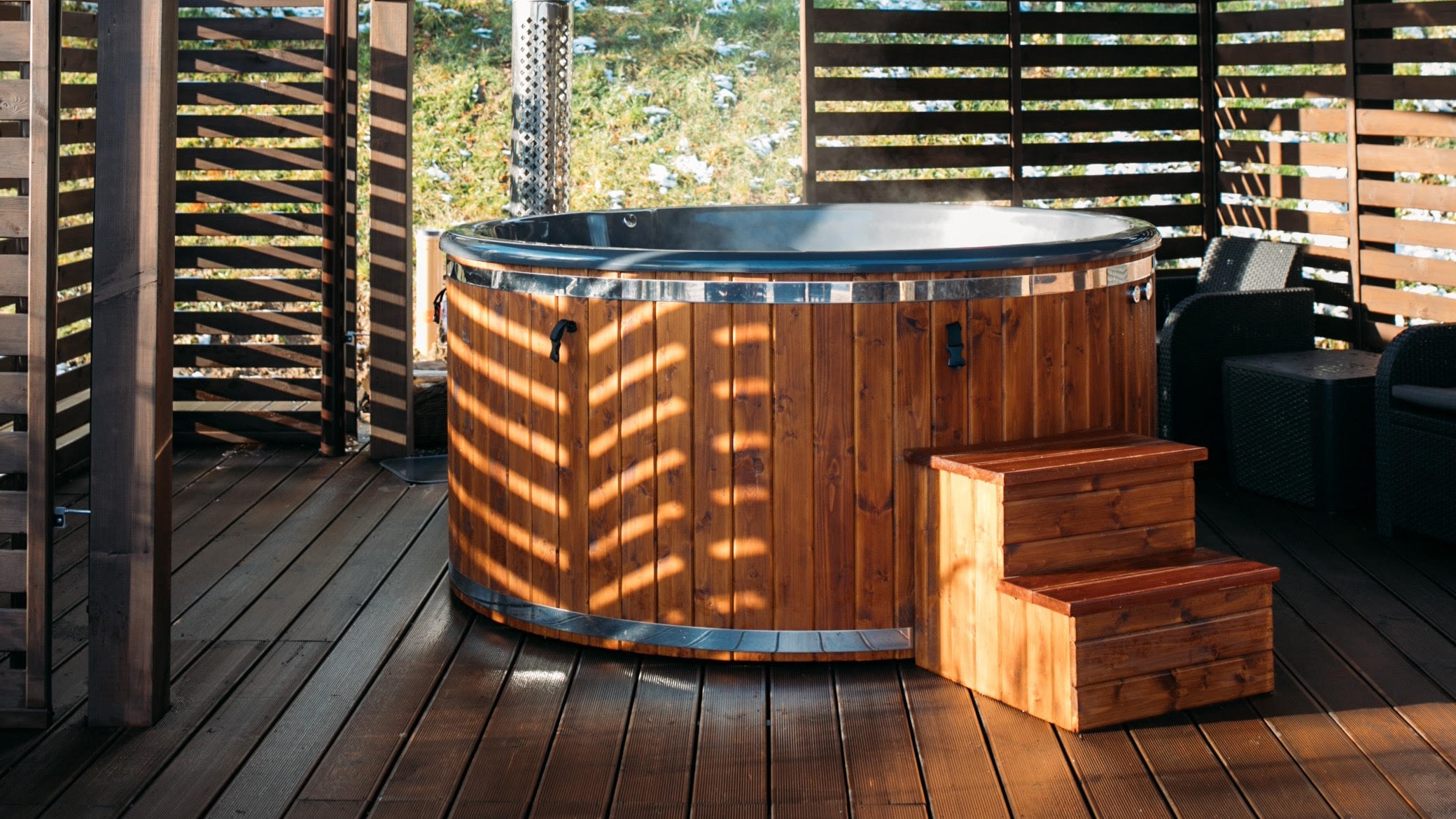 Co to balia ogrodowa i jak działa? Na zdjęciu przykładowa balia drewniana wykonana przez Balia Technic!