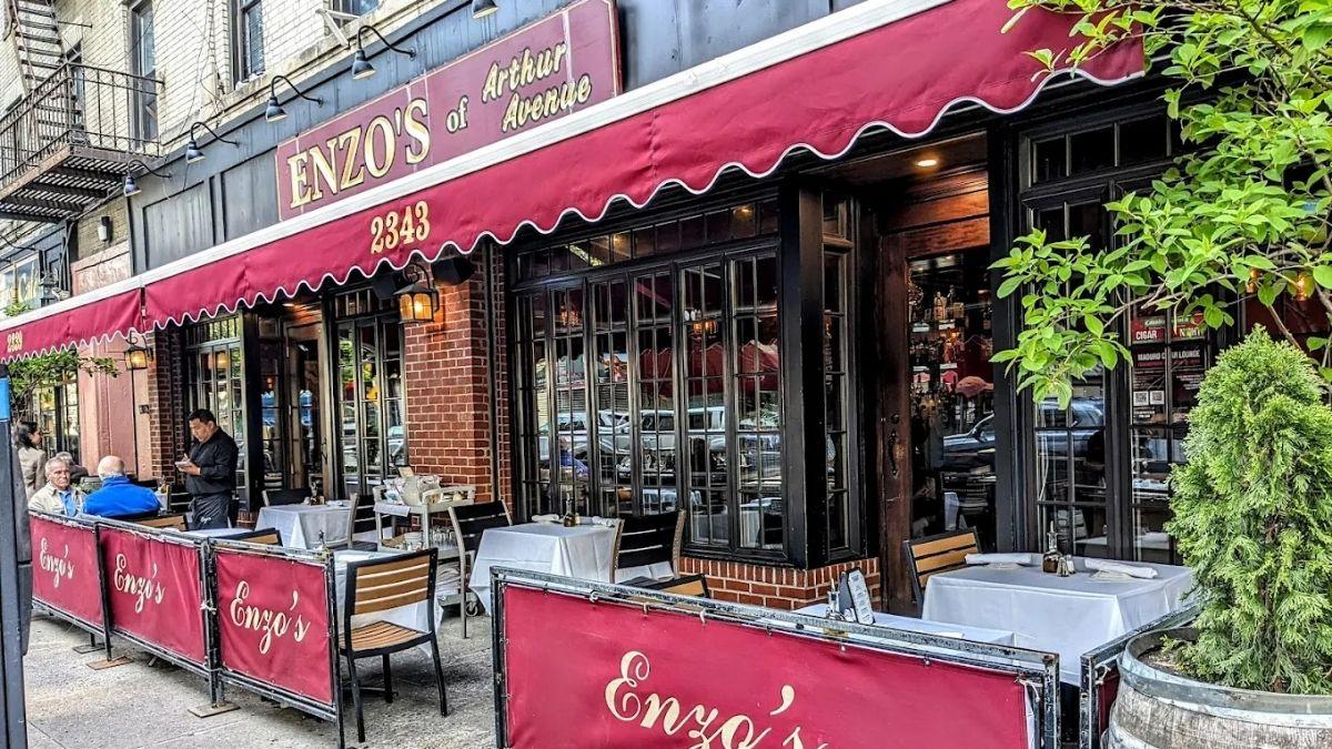 Enzo’s of Arthur Avenue outdoor dining area