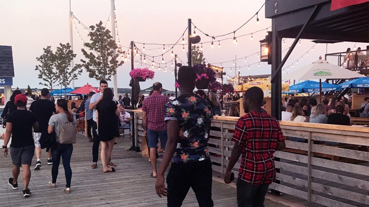 Buy tickets to the seaport beerfest fizzfest to enjoy festival samples.