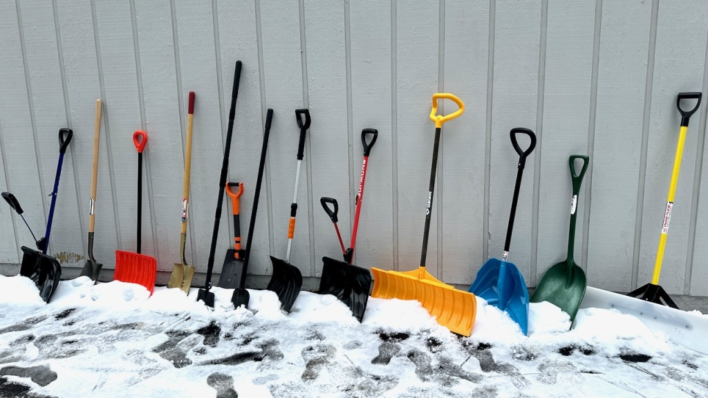 Versatile shovels for various snow conditions