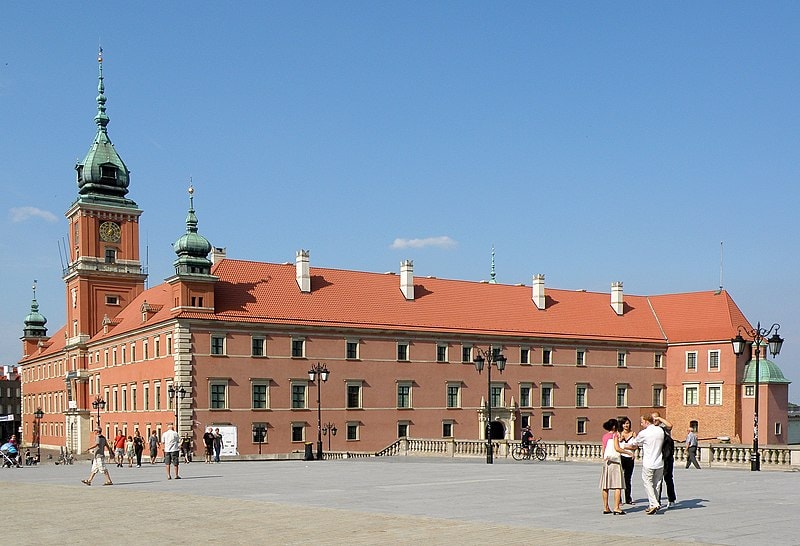 Historyczny Zamek Królewski w Warszawie. Źródło: https://commons.wikimedia.org/wiki/File:POL_Warsaw_Royal_Castle_2008_%283%29.JPG