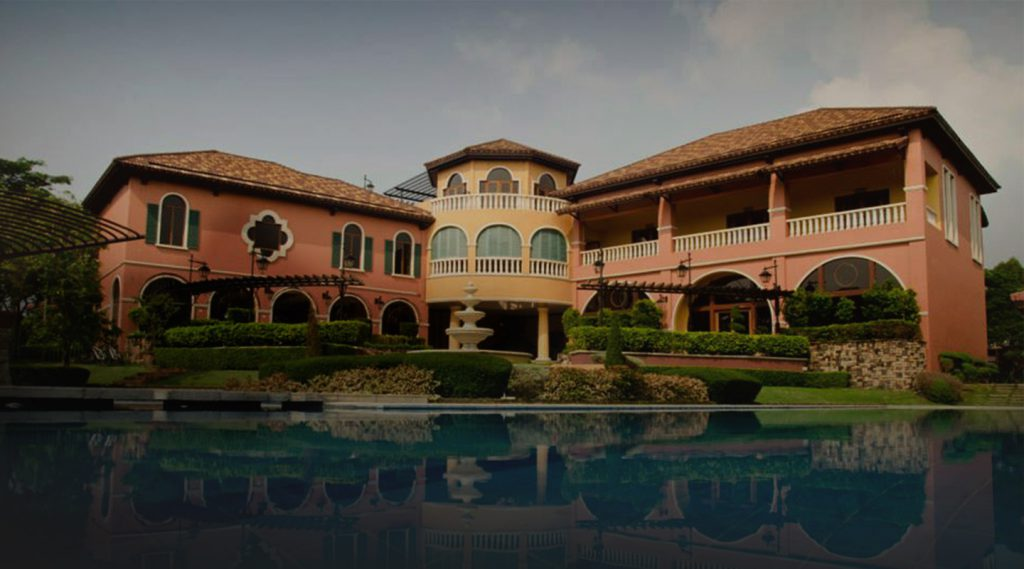 The clubhouse inside Portofino