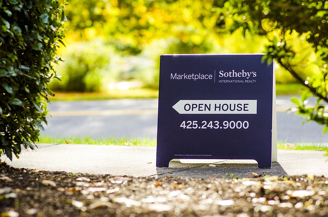 open house, sign, aboard, real estate investors, housing market, low home prices, highly competitive median selling price, commanding median rent price, rental properties, affordable home values, Cincinnati, OH, Cleveland, OH, renters on the rise